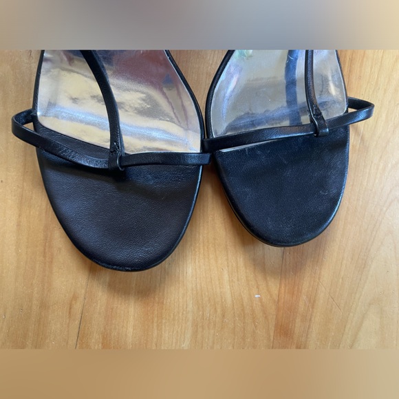 GUCCI Interlocking G Logo Leather T-Strap heel - Picture 12 of 13